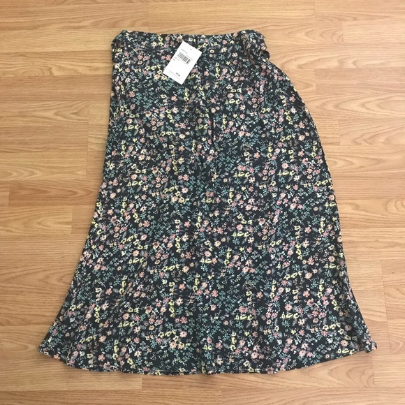 - New Floral Midi Skirt - Picture 6 of 6